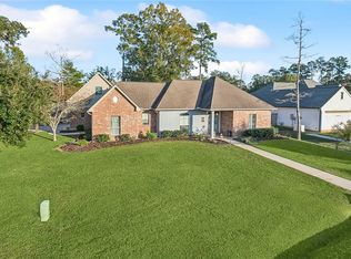 452 Belle Pointe Dr, Madisonville, LA 70447