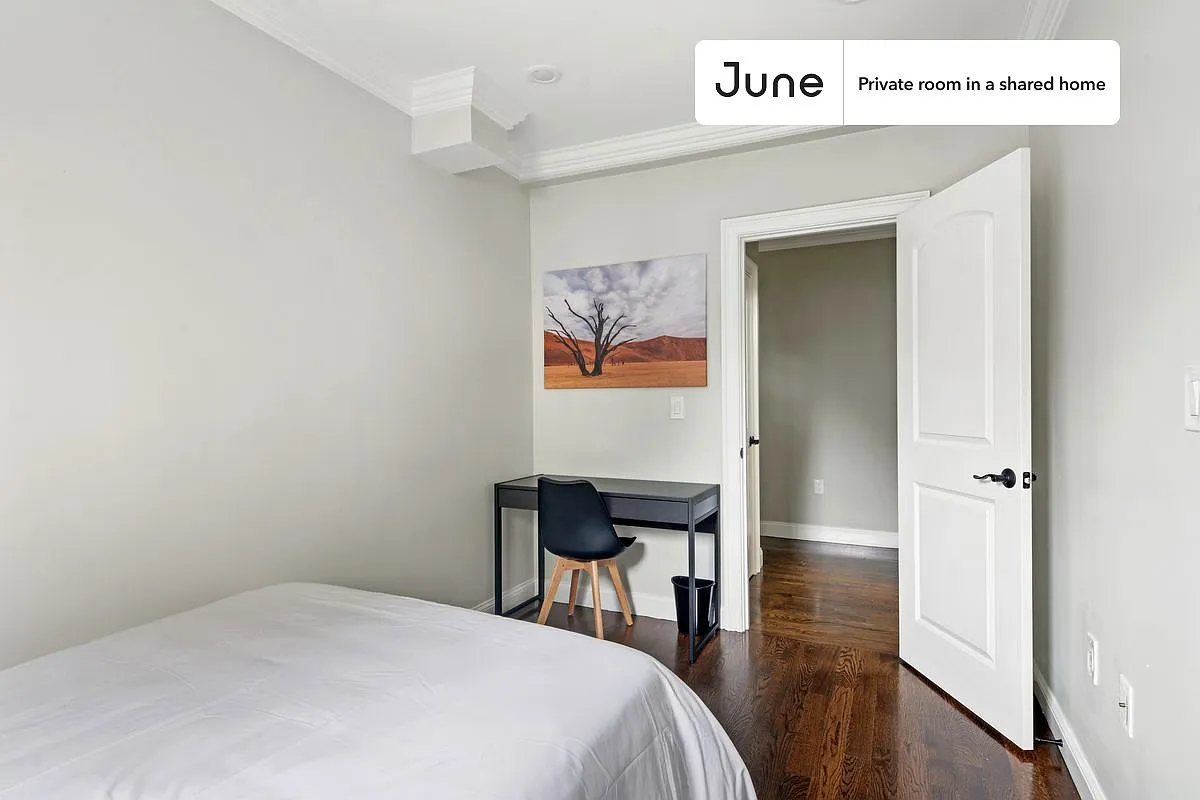 Full bedroom in 4 bed/1.5 bath home in Brighton #569 A — Photo 3