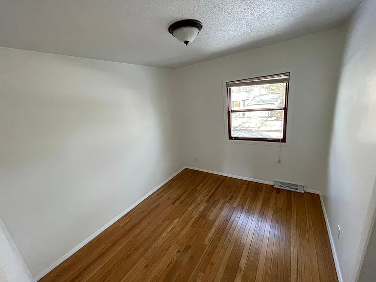 2904 Greenway Dr — Photo 8
