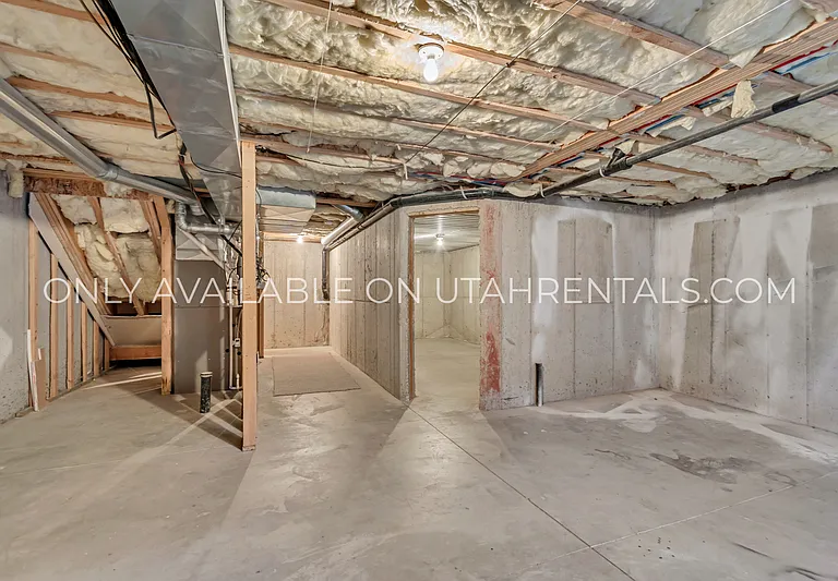 279 E Ailee Ln — Photo 17