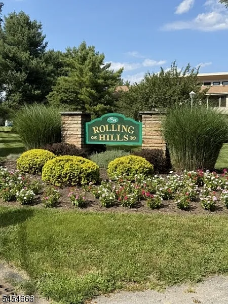 3 bed, 2.0 bath, $2,500 — Photo 2