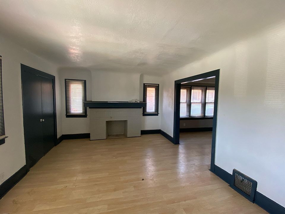 1st image of 2654 Sturtevant St #2656