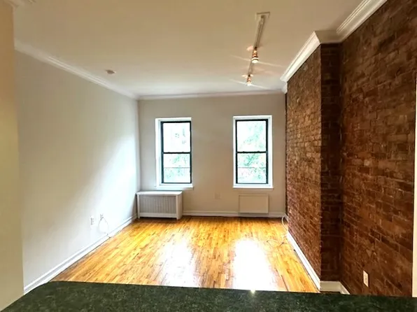 906 Amsterdam Avenue image 1 of 5