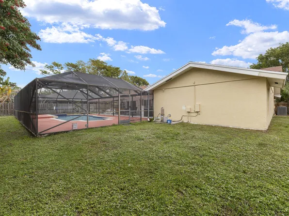 12362 Sawgrass Court, Wellington, FL 33414