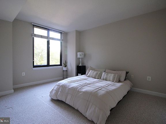 3rd image of 2451 Midtown Ave APT 305
