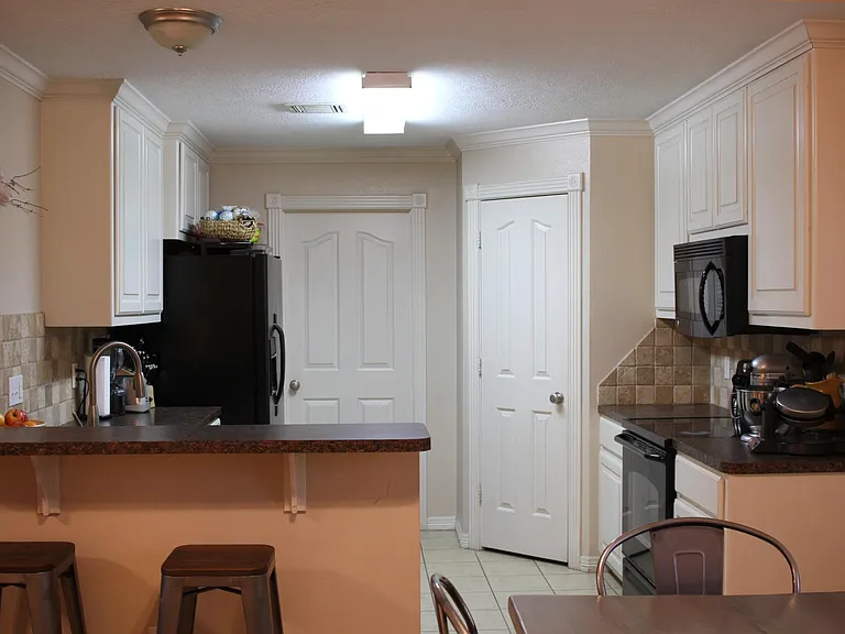 2717 Horse Haven Ln — Photo 5