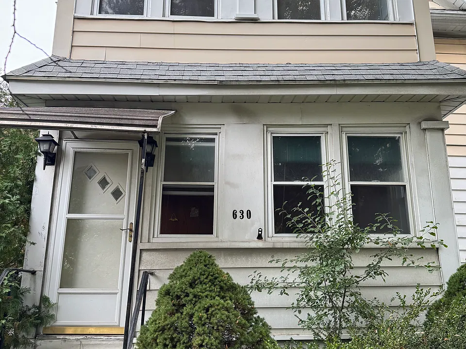 630 Plymouth Dr #2
