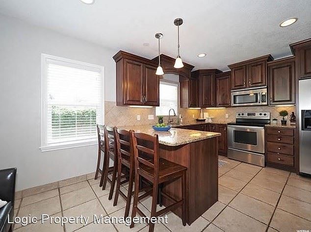 1st image of 2404 E Bernadine Dr