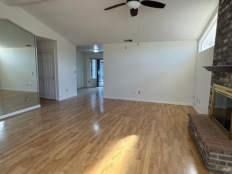 1740 Reyes Ln — Photo 2