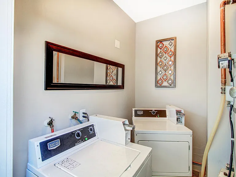 103 N Hayworth Ave #4 — Photo 21