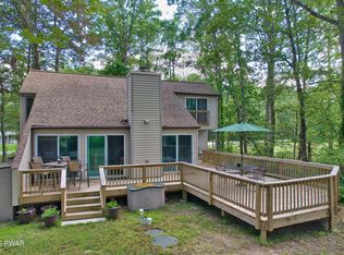 125 Country Club Dr, Lords Valley, PA 18428