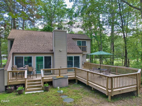 125 Country Club Dr, Lords Valley, PA 18428