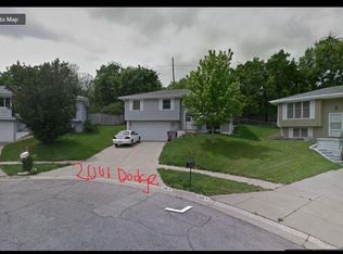 2001 Dodge Cir, Lincoln, NE 68521