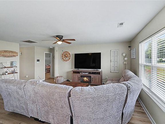 4th image of 4338 Wyoming Ct