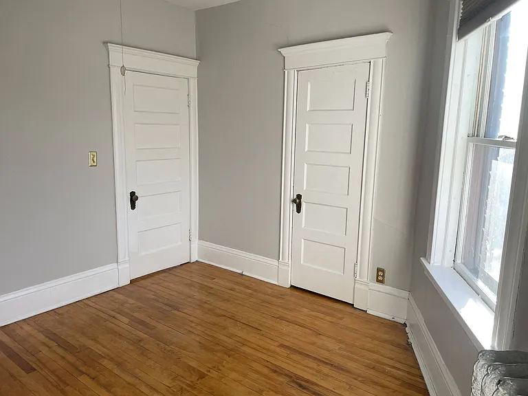 Raymond Flats — Photo 47