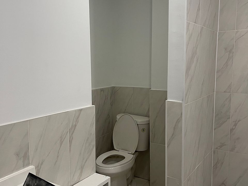 1st image of 1496 Hiawatha Ave #3