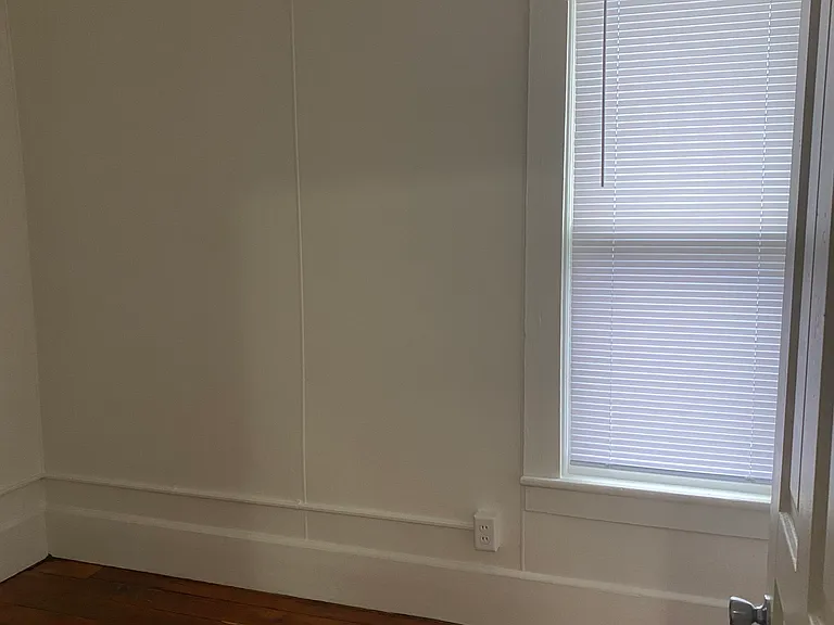 523 N Walnut St — Photo 18