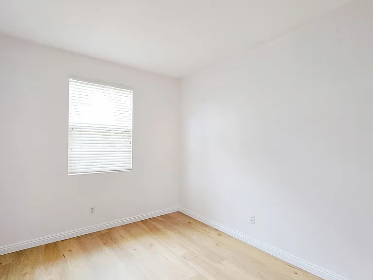 34619 Chinaberry Dr — Photo 10