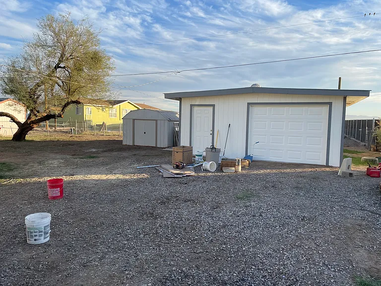 2104 E Lone Star Dr — Photo 3