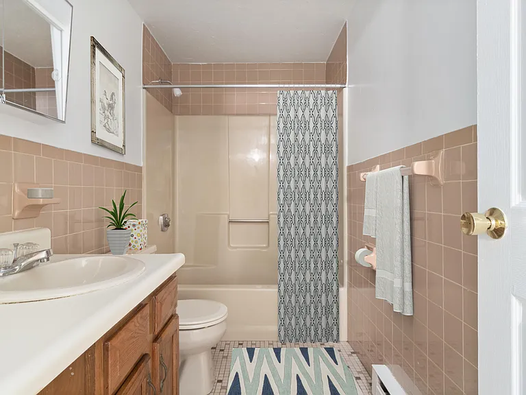 Pembroke Place Apartments — Photo 9