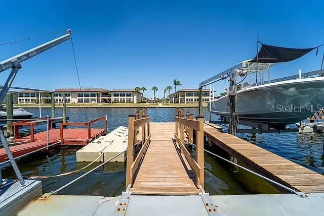 4825 Floramar Ter — Photo 15