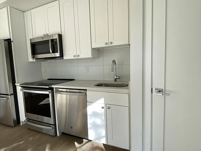 5301 Connecticut Ave NW #202 — Photo 8
