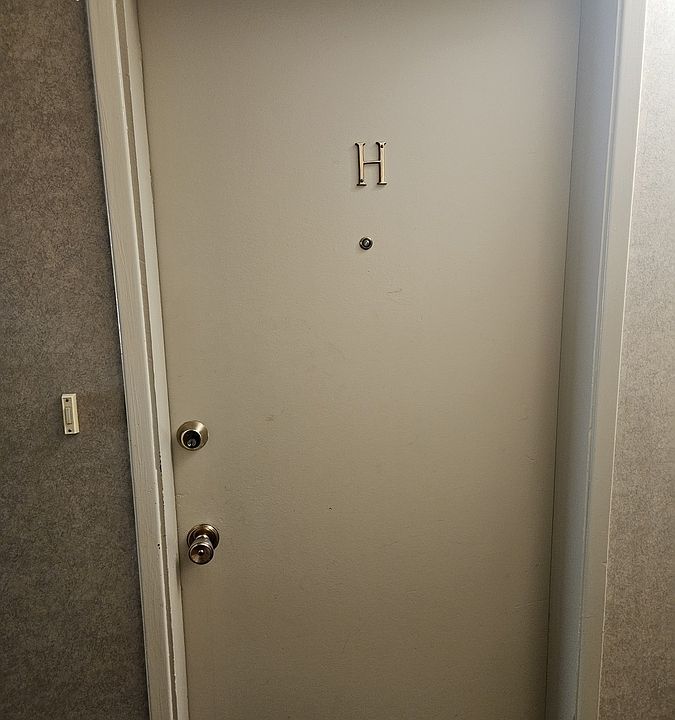 1st image of 4220 Castle Rd #H
