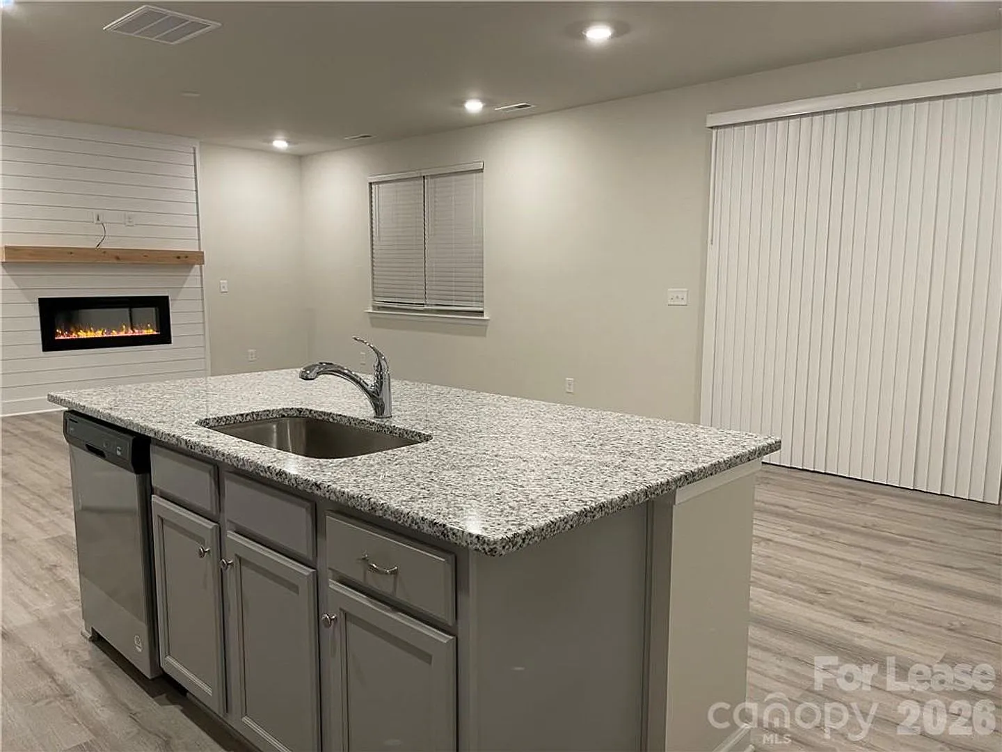 Available for immediate move in! — Photo 3