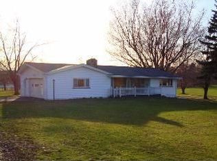 15822 Tavern Rd, Burton, OH 44021