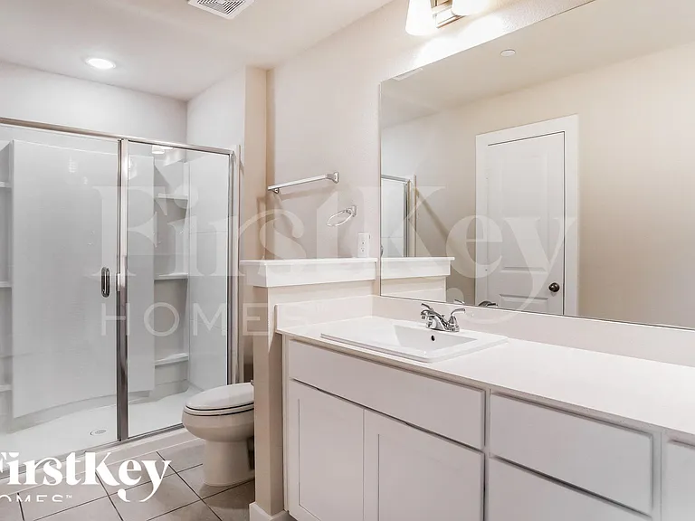 315 Niki Dr — Photo 8