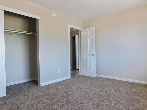 5th image of 566 1/2 Garfield Dr APT C