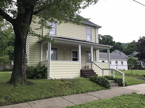 2nd image of 89 Mary St