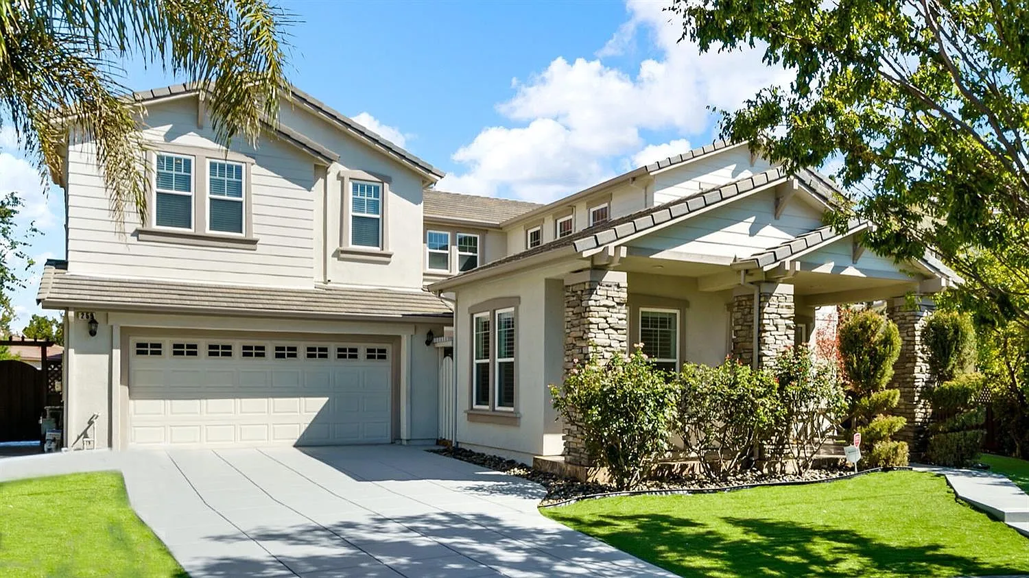 259 Nicole Ave photo 1