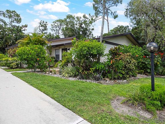 2nd image of 1001 Pine Isle Ln #1001