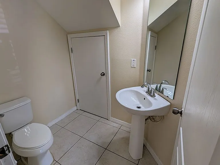 37555 Daliha Ter — Photo 7