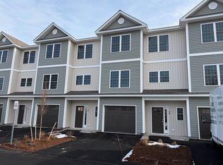 4C Dearborn Cir, Goffstown, NH 03045