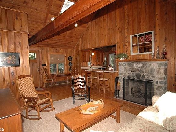 5th image of 1203 Lakeside Dr E