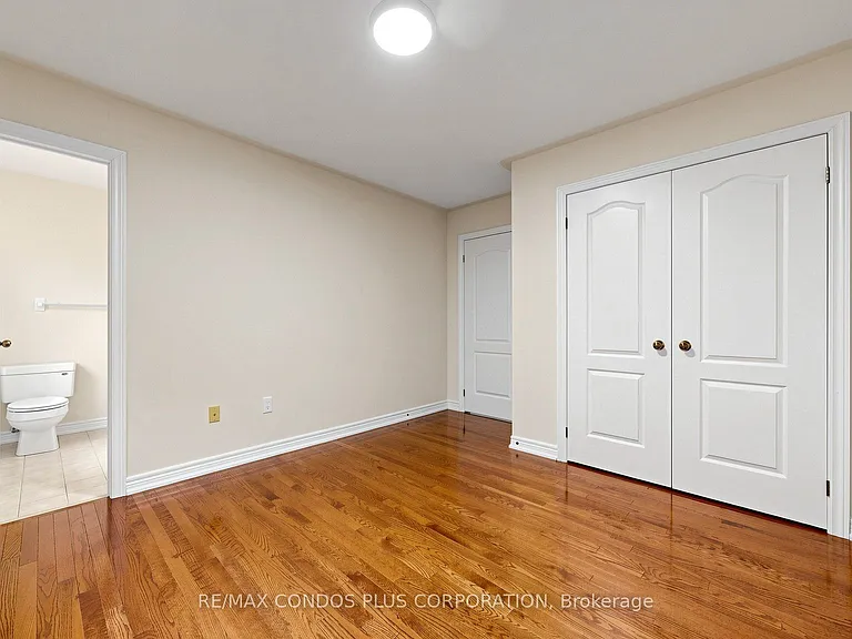 139 Queen Filomena Ave — Photo 36