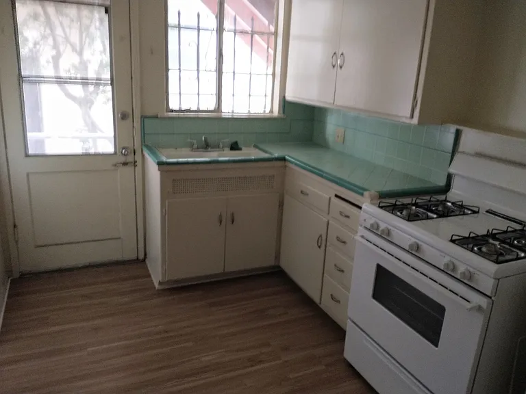 671 Landfair Ave #10 — Photo 3