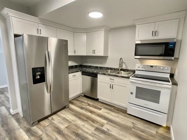 930 S Broadway Ave, Albert Lea, MN