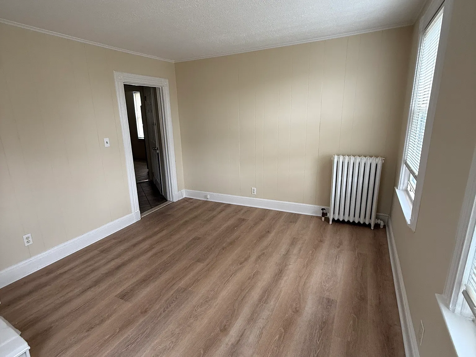3 bed, $4,000 — Photo 4