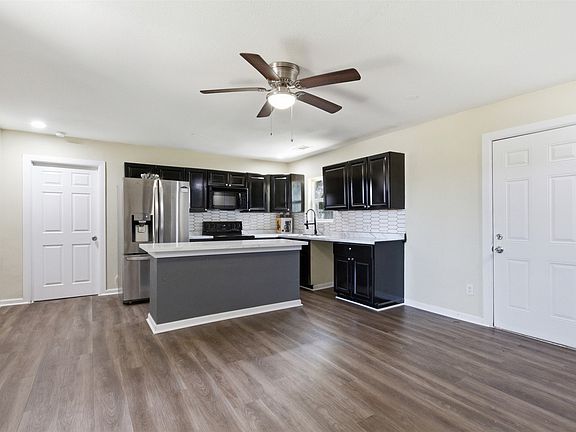 4th image of 6824 Lakeside Dr
