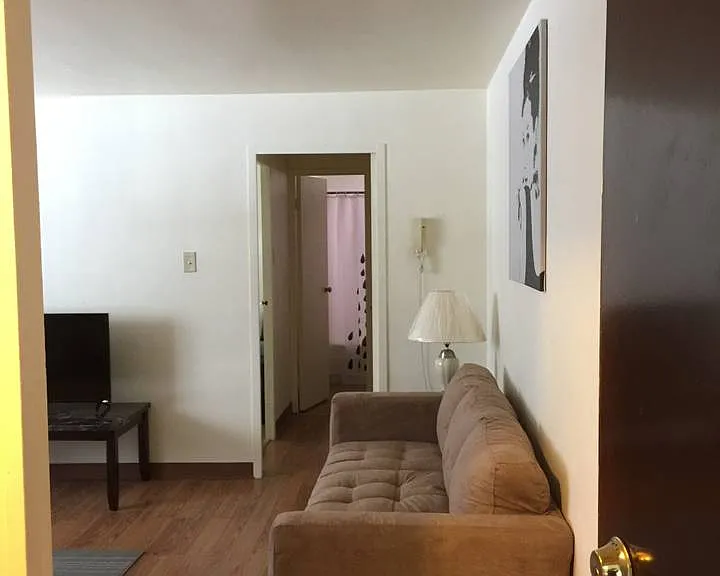 545 South Aiken Ave — Photo 4