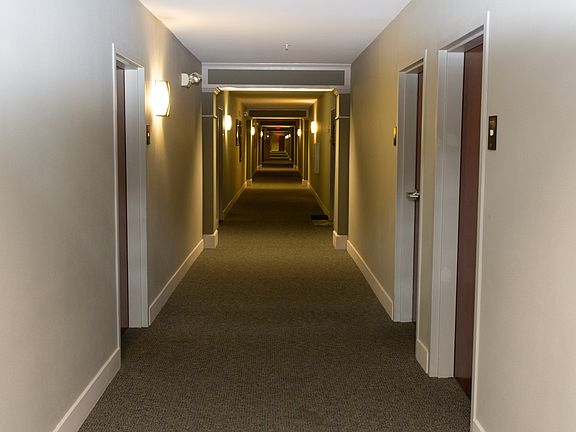 4th image of 118 S Washington St Ste B202