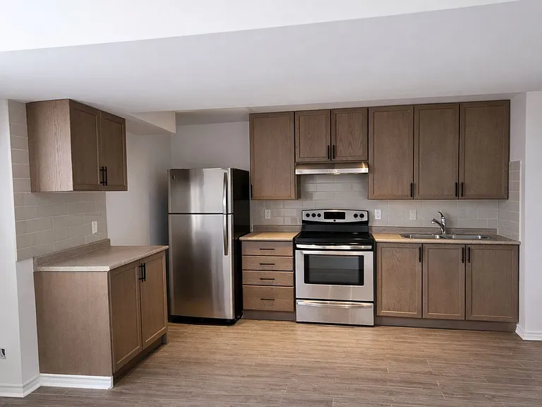 109 Romance Dr #BASEMENT — Photo 11