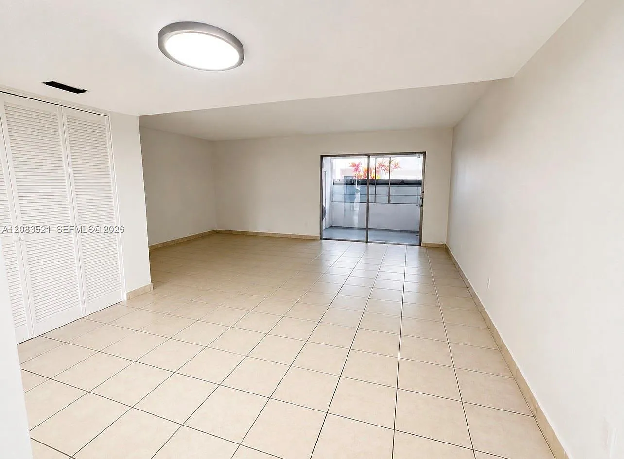 Lake Village Condo — Photo 3