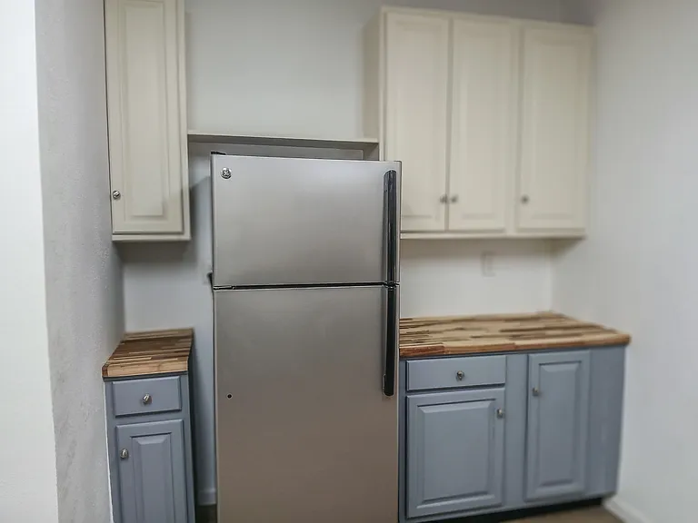 219 SW Churchill Way — Photo 4