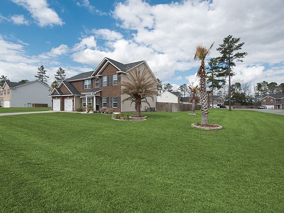 2nd image of 175 NE Canterbury Dr