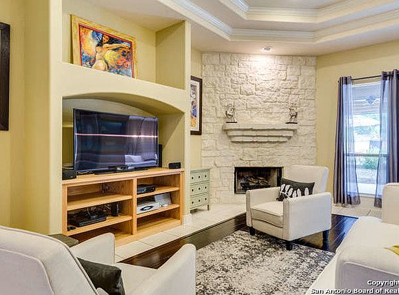 4th image of 289 Berry Oaks Dr