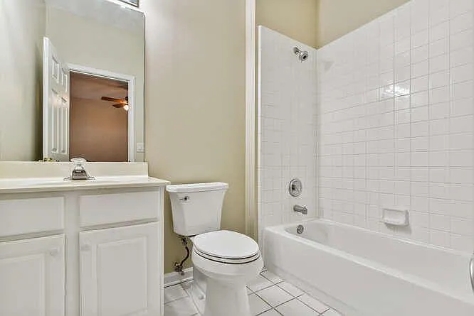 330 Winherst Ln — Photo 17